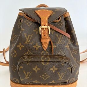 LOUIS VUITTON
Montsouris Vintage leather backpack
